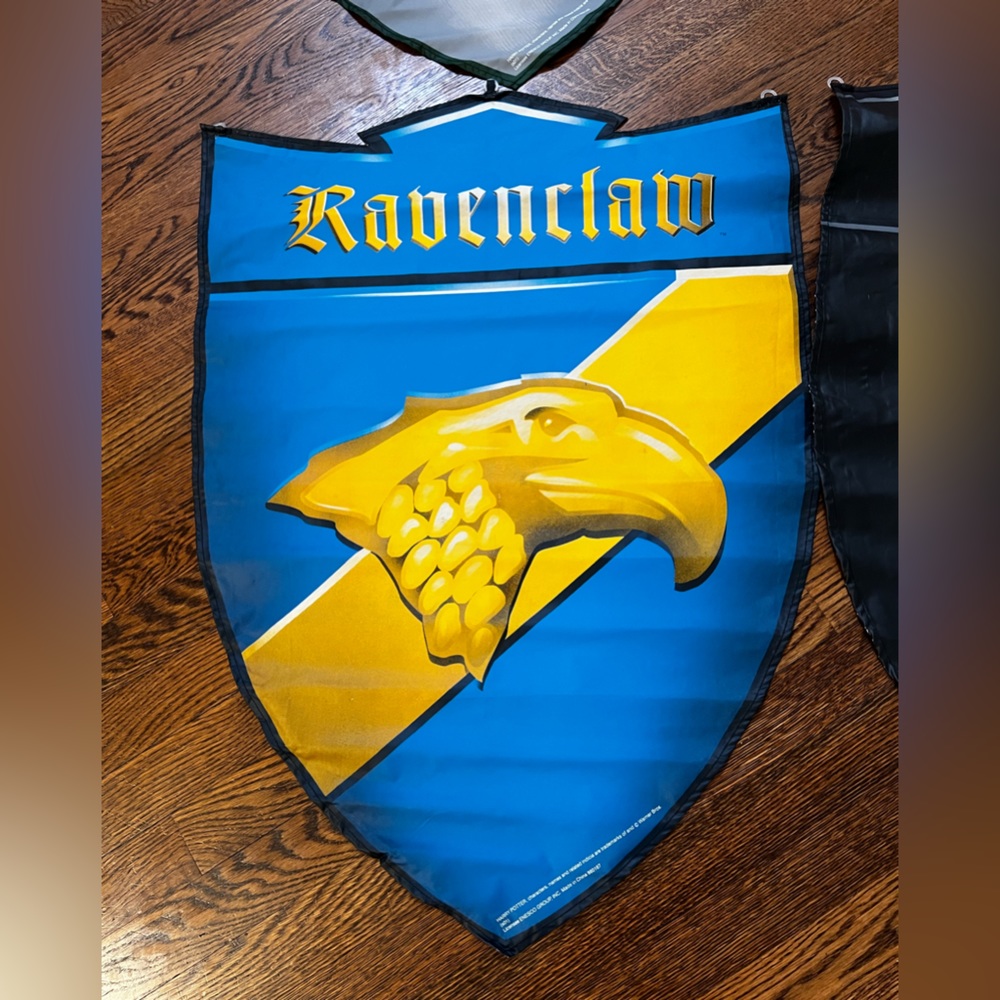 Set four house hogwarts banners 2001 ravenclaw gryffindor hufflepuff slytherin - Picture 3 of 10